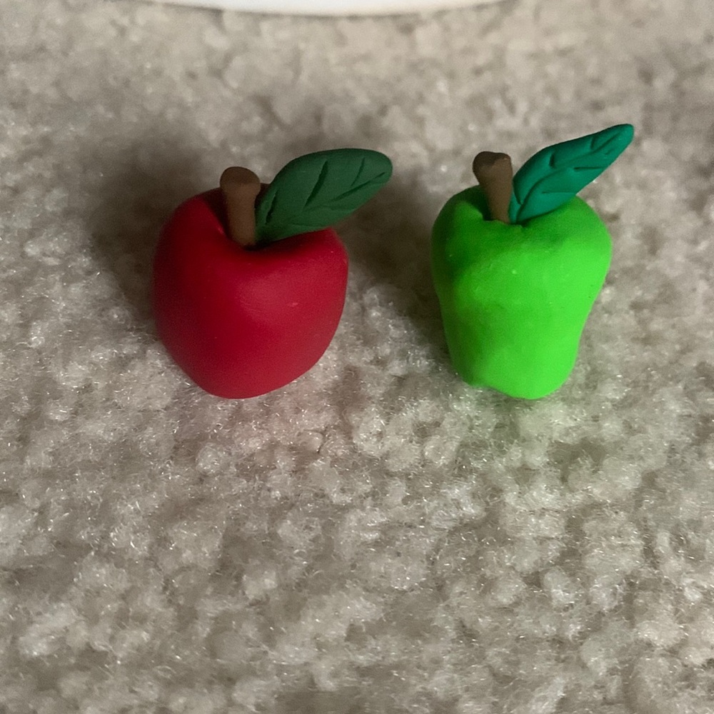 Adorable apple set